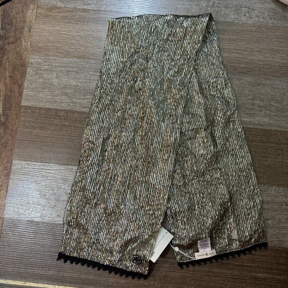 TORY BURCH CRINKLED LAMÉ SMOKING BOW TIE SCARF SILVER NWT - Picture 3 of 6